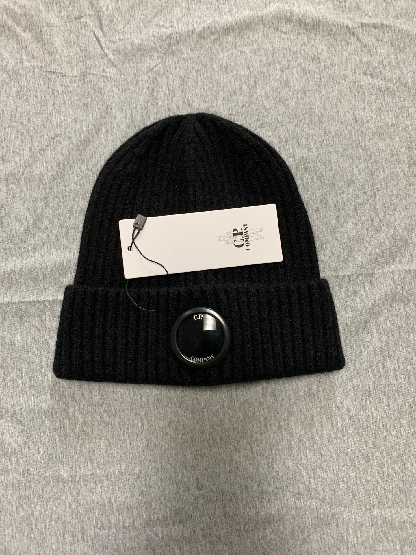 Ribbed Beanie with Lens Detail